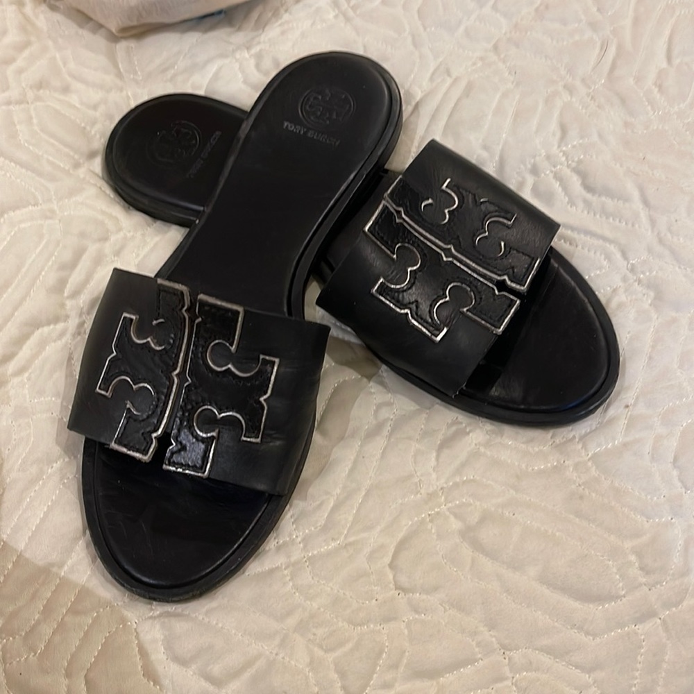 Lg logo sandals